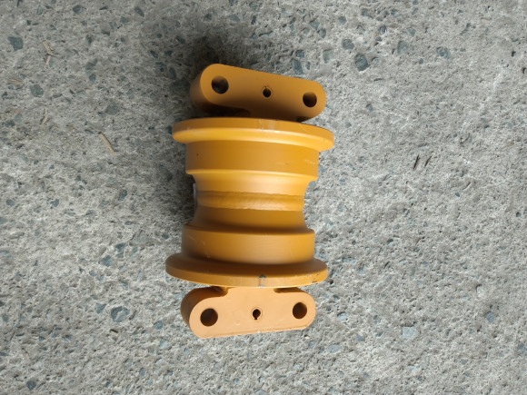 Опорный каток Komatsu PC60-5  PC75 (dual) 4 болта 204 90 мм