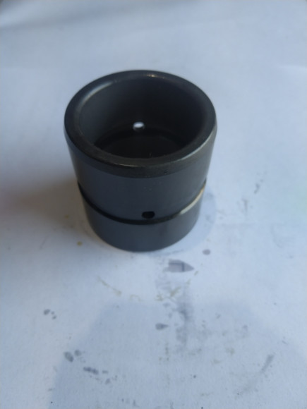 Втулка 35 45 44. мм Kubota RE229-72740 Втулка 35 45 44. мм Kubota RE229-72740
