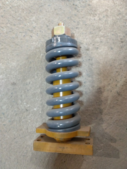 Натяжитель гусеницы в сборе Komatsu PC60  PC75  PC78