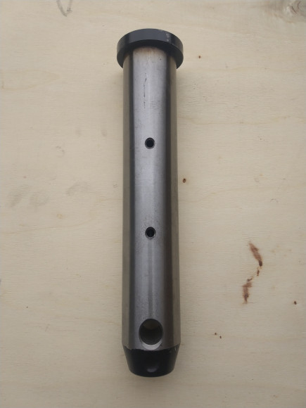 Палец 40 230, с тавотницей