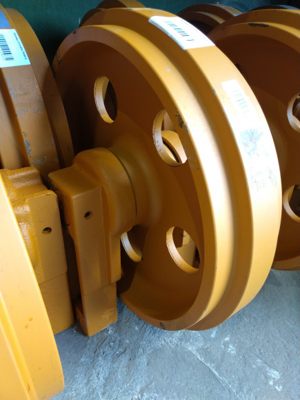 Ленивец Komatsu PC60-5 PC75 PC78 4 болта 200 40 мм Ленивец Komatsu PC60-5 PC75 PC78 4 болта 200 40 мм