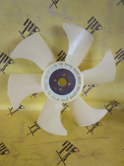 Вентилятор радиатора Kubota D1105 365 28 50, мм 4 овтерстия 6 лопастей