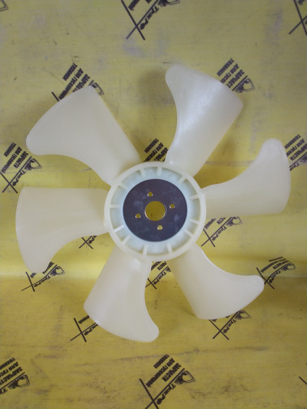 Вентилятор радиатора Kubota D1503 380 28 50, мм 4 овтерстия 6 лопастей