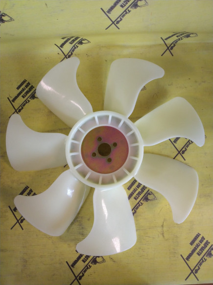 Вентилятор радиатора Kubota V1505 360 24 42, мм 4 овтерстия 7 лопастей