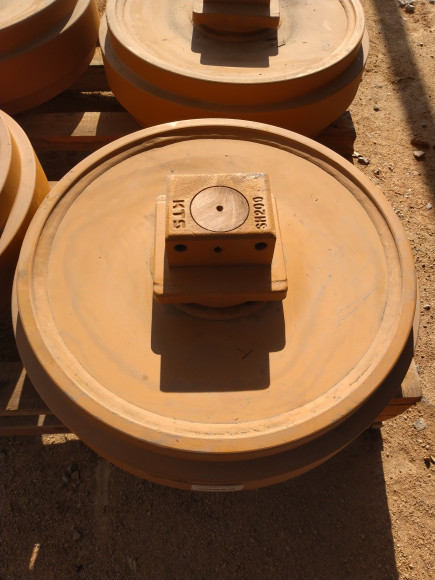 Ленивец Sumitomo SH200 4 болта 90 285, мм (ковка) Ленивец Sumitomo SH200 4 болта 90 285, мм (ковка)